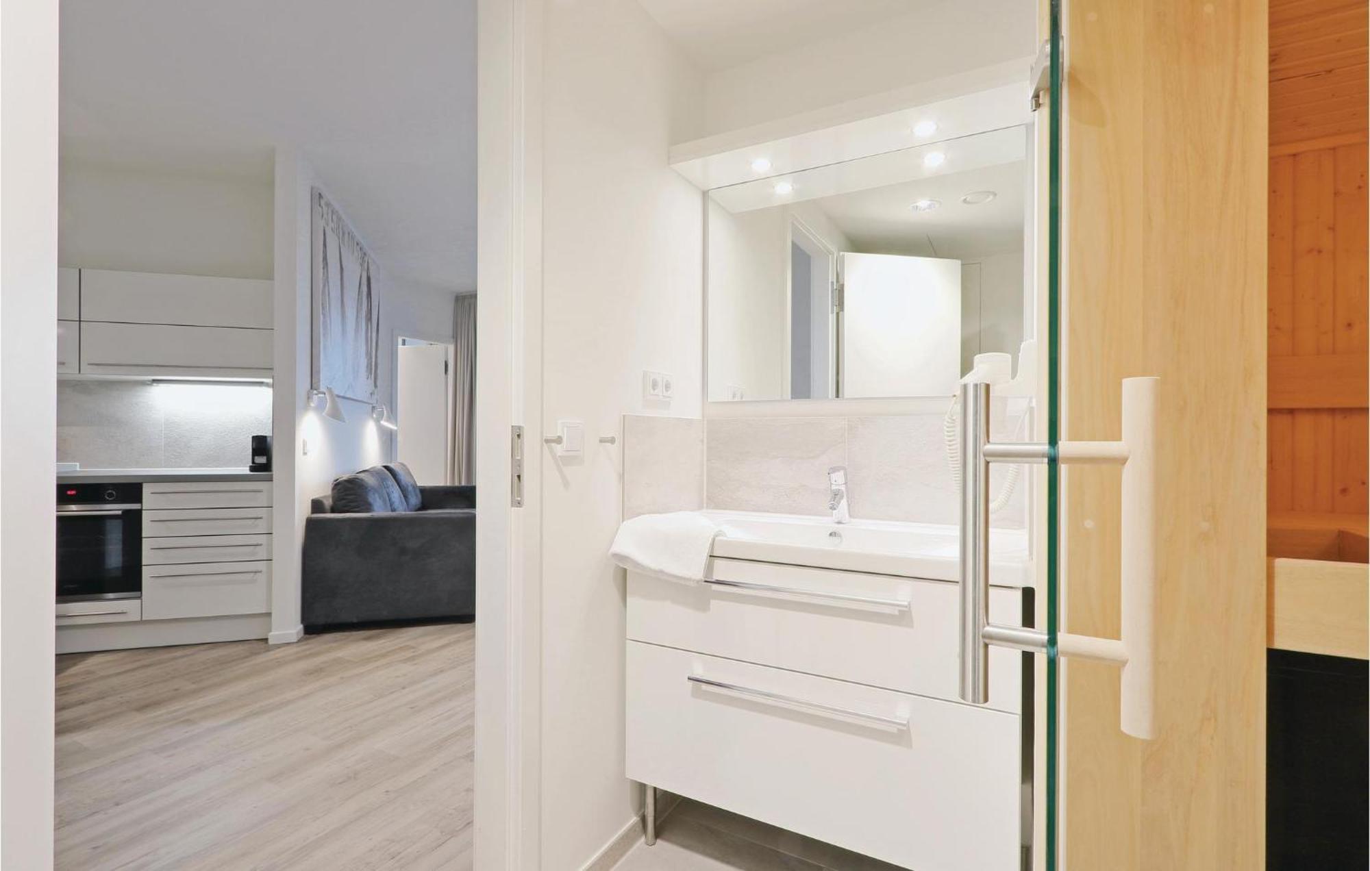 Stunning Apartment In Luebeck Travemuende With Wifi Zewnętrze zdjęcie